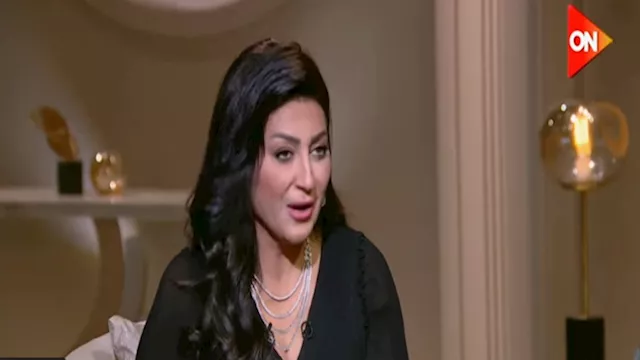 الفنانة وفاء عامر