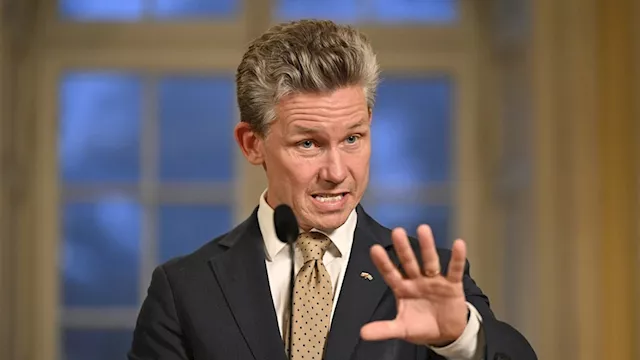 بول جونسون وزير الدفاع السويدي