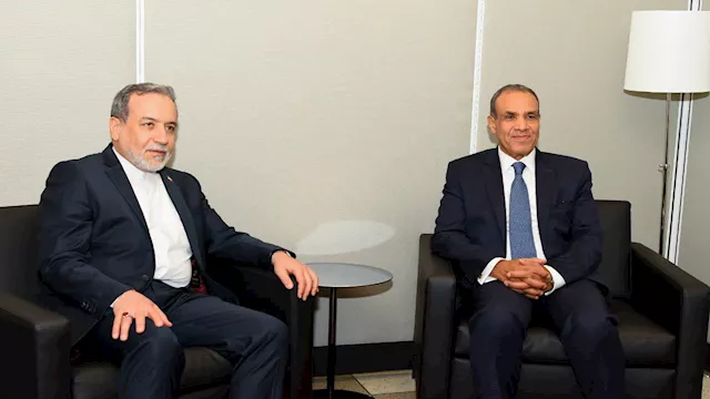 وزير الخارجية مع نظيره الإيراني