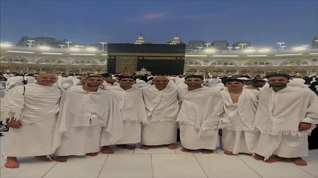 لاعبو بيراميدز يؤدون مناسك العمرة