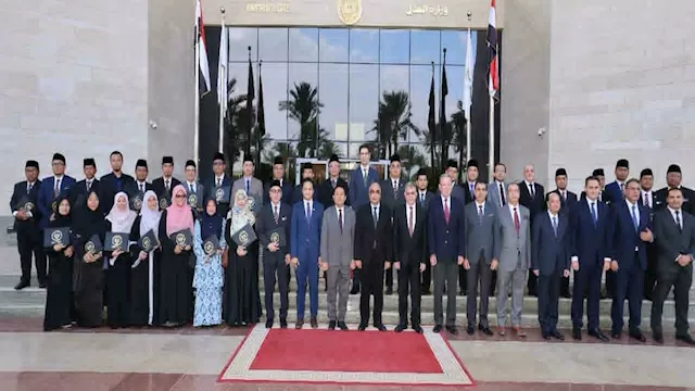 وزير العدل يكرم وفدًا قضائيا ماليزيًا ب