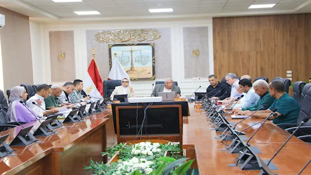 الزملوط باجتماع متابعة التقنين والتعديات