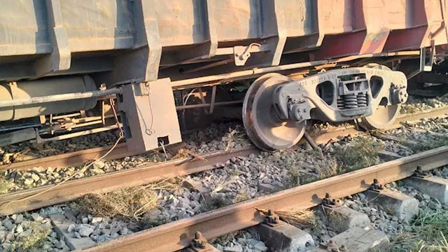 خروج قطار بضائع عن القضبان ببني سويف