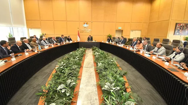  لقاء وزير الإسكان 