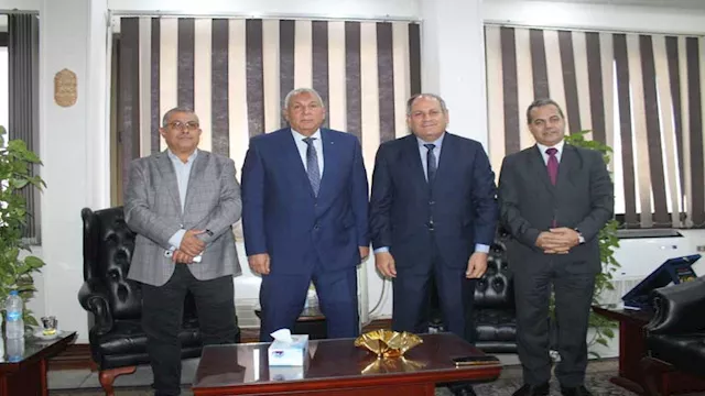 لقاء رئيس البحوث الزراعية ومحافظ الوادي الجديد