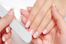 5 طرق طبيعية تساعدكِ على نمو أظافرك سريعًا