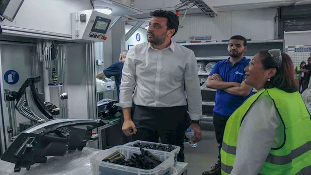 جنرال موتورز مصر تطلق أول كشاف أمامي محلي الصنع 