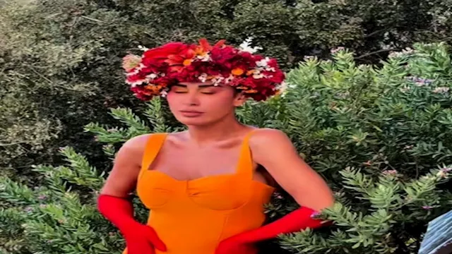 الفنانة اللبنانية نادين الراسي