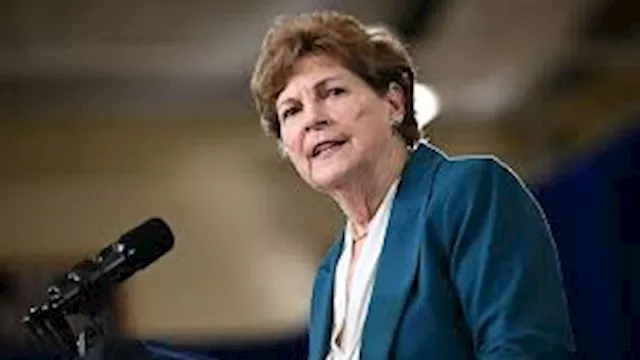 السيناتورة الديمقراطية الأمريكية جين شاهين