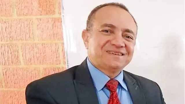 الدكتور ياسر محمود سيد رئيس مركز ومدينة الداخلة