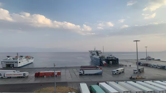 الرصيف البحري بميناء سفاجا