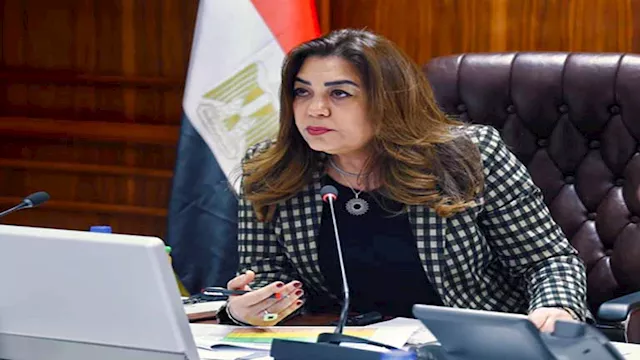 الدكتورة منال عوض وزيرة التنمية المحلية والقائم بأ