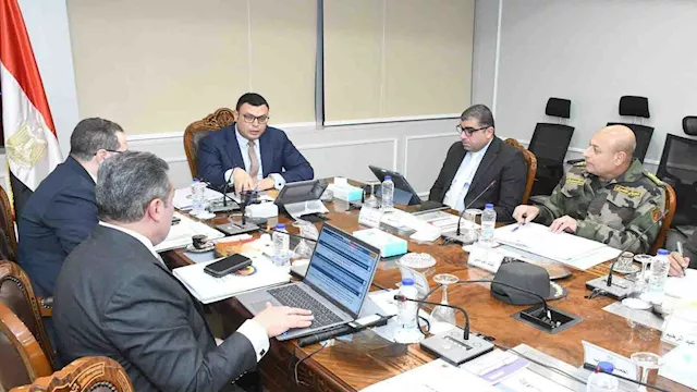 المهندس شريف الشربيني خلال الإجتماع