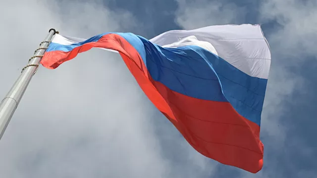 السفارة الروسية بألمانيا تنفي اتهام أحد موظفيها با