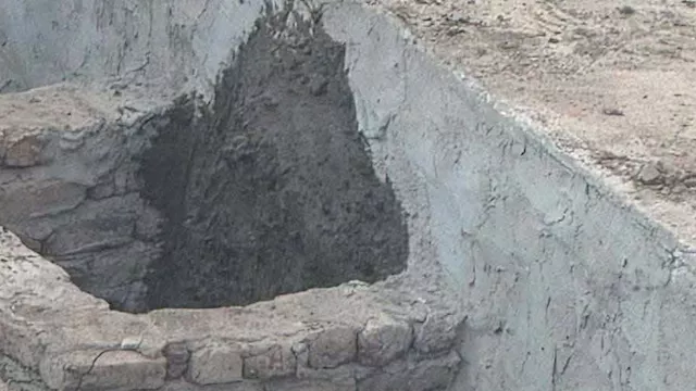 مقبرة داخل منزل.. تفاصيل واقعة نقل رفات والدين في 