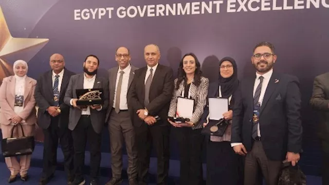 وزارة الكهرباء تتسلم جائزة التميز الحكومي المركز ا