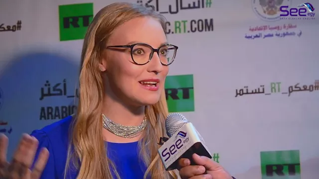 المذيعة آنا كنيشينكو، الإعلامية بشبكة آر تي الروسي