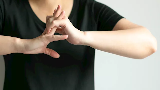  فرقعة الأصابع