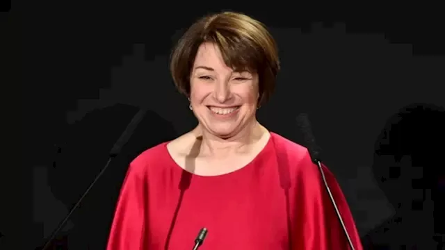 السيناتور الديمقراطية إيمي كلوبوشار