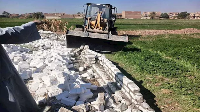 جانب من الإزالات بسوهاج