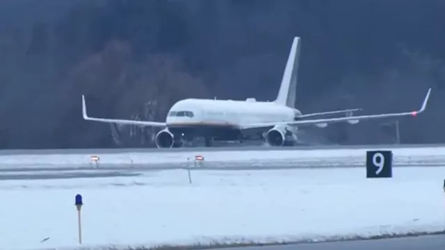 وصول طائرة تقل مادورو إلى قاعدة عسكرية في ولاية ني