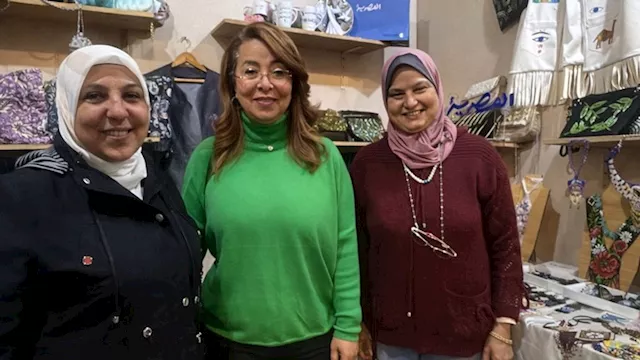 غادة والي تزور جناح المجلس القومي للمرأة