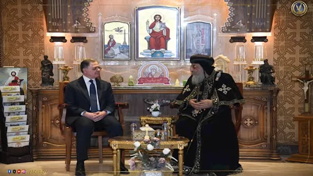 وزير الداخلية يهنئ قداسة البابا تواضروس بعيد الميل