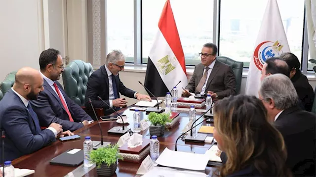 وزير الصحة يبحث مع شركة ''فيلبس'' توطين صناعة أجهز