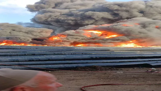 حريق هايل في مواسير بلاستيكية بسنتريس المنوفية