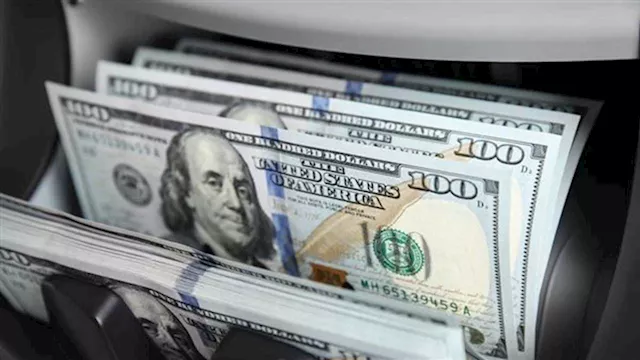 سعر الدولار مقابل الجنيه في 10 بنوك مع بداية تعاملات الأحد