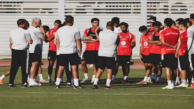 غياب لاعب الأحمر عن مباراة القناة ومفاوضات مع لاعب إنبي.. ماذا حدث في الأهلي