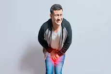 هل تكشف عاداتك في الحمام عن إصابتك بالسرطان؟.. علامات لا تتجاهلها