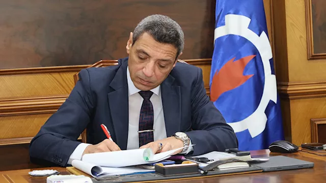 محافظ السويس يعتمد نتيجة الشهادة الاعدادية