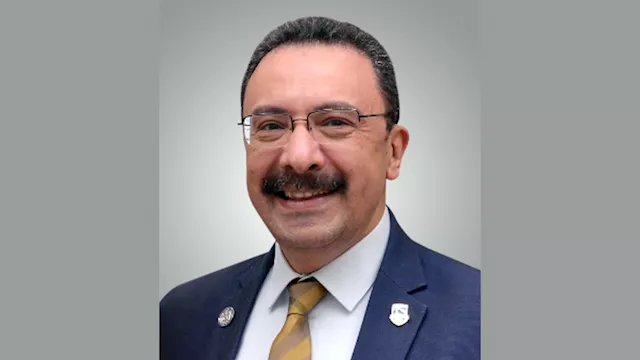 أحمد عبدالحكيم قائمًا بأعمال رئيس جامعة الإسكندرية