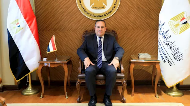 الدكتور عبد العزيز قنصوة