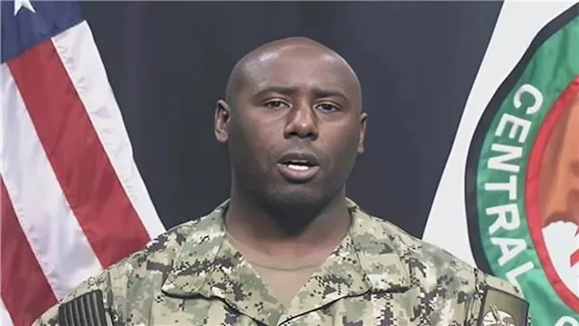 المتحدث باسم القيادة المركزية الأمريكية، تم هوكينز