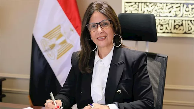 جيهان زكي وزيرة الثقافة 
