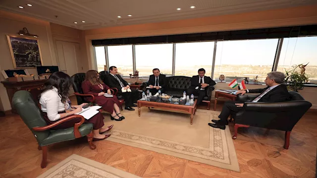 وزير السياحة والآثار يستقبل سفير طاجيكستان (2)