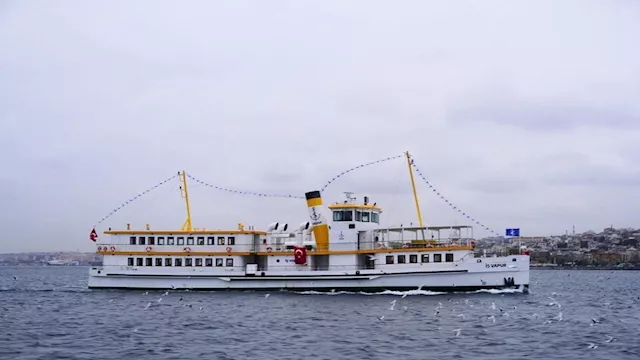 أول فرع لـ بنك عائم في إسطنبول على متن عبارة 