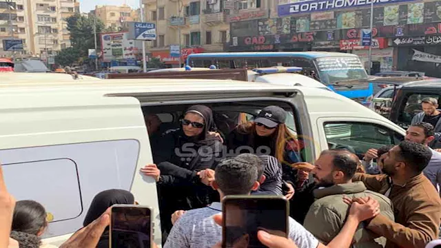 ريم مصطفى تودع والدتها لمثواها الاخير