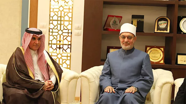 المفتي يهنئ مندوب السعودية في جامعة الدول بشهر رمض