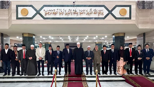 وكيل الأزهر يستقبل كبير وزراء ولاية ملاكا الماليزي