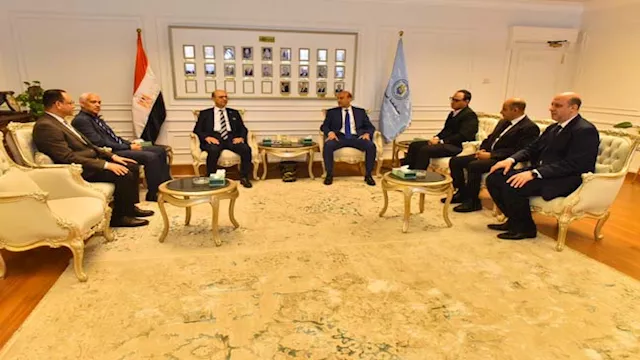 محافظ أسيوط يستقبل رئيس جامعة أسيوط لتقديم التهنئة