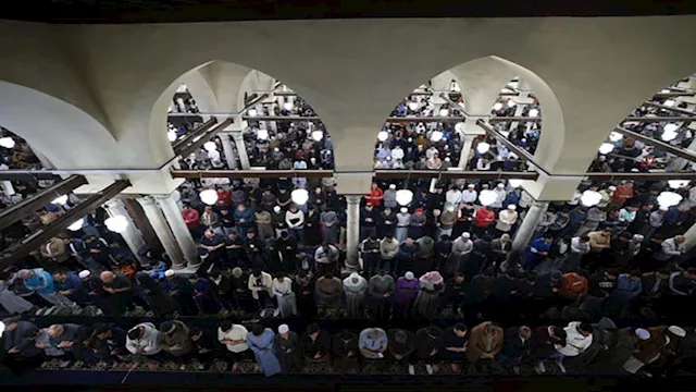  العشاء والتراويح بالجامع الأزهر