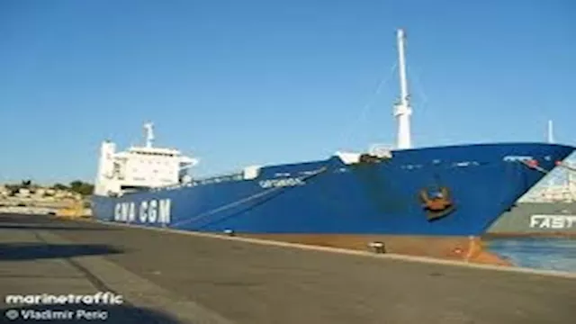 سفينة شحن البضائع بميناء سفاجا 