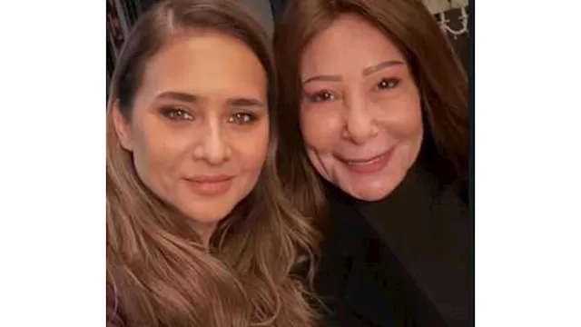 الفنانة نيللي كريم والفنانة صفاء الطوخي