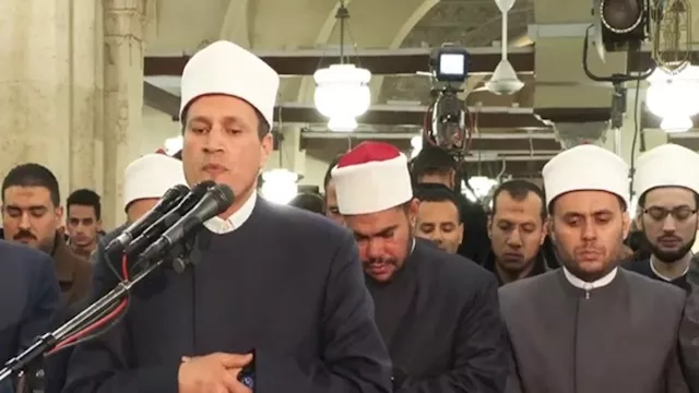 نقل شعائر صلاتي العشاء والتراويح من الجامع الأزهر 