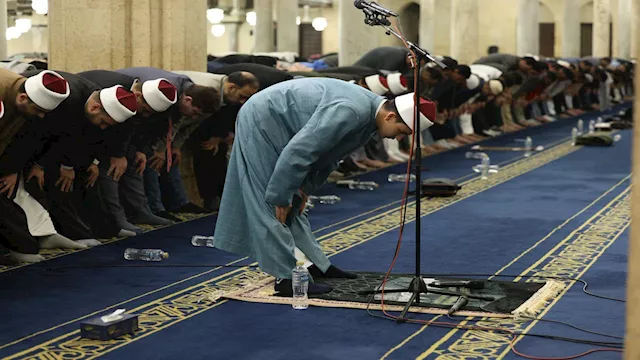 صلاة العشاء بالأزهر