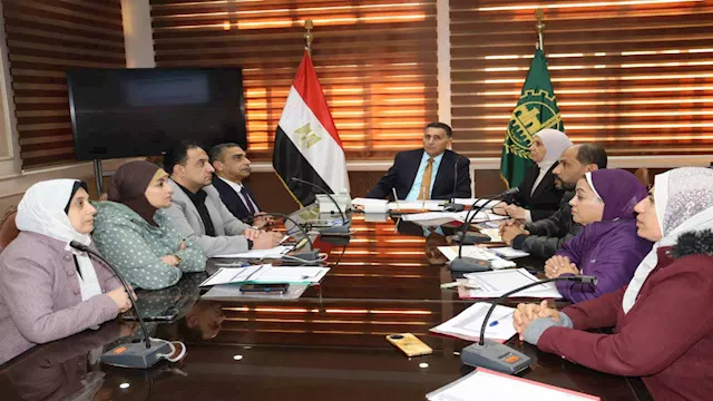 الدكتور حسام عبد الفتاح محافظ القليوبية خلال الإجت