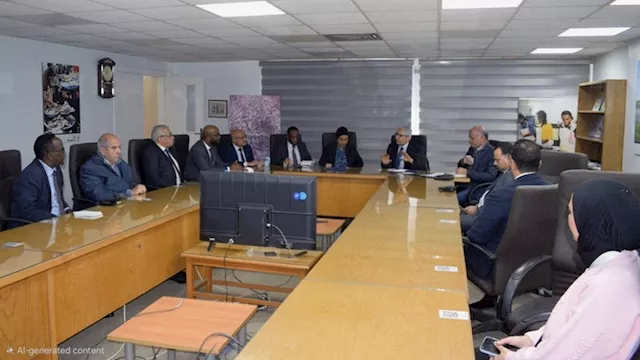 رئيس جهاز حماية البحيرات يلتقي وفدًا صوماليًا لبحث